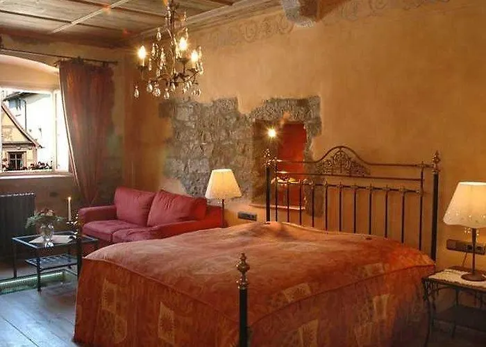 Historik Gotisches Haus Garni 4*