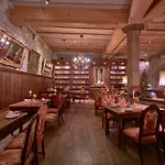 Gæstehus Historik Gotisches Haus Garni 4*