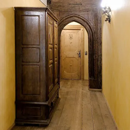 Historik Gotisches Haus Garni
