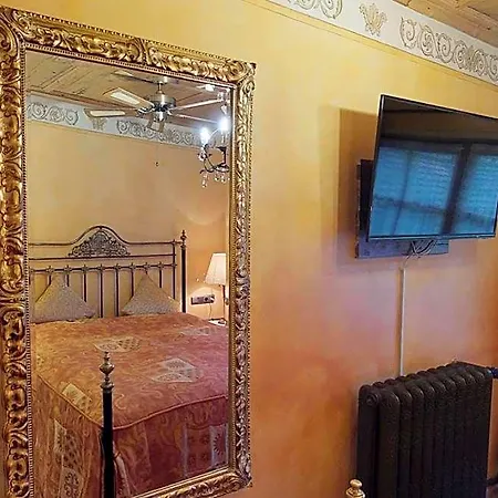 Historik Gotisches Haus Garni 4*