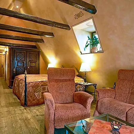 Historik Gotisches Haus Garni 4*