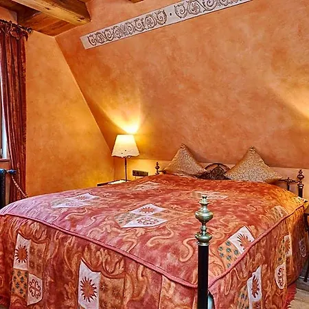 Historik Gotisches Haus Garni