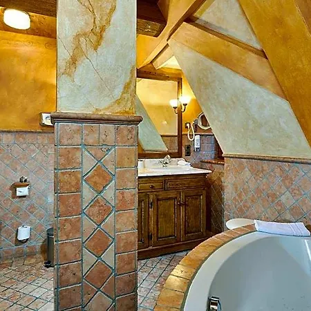 Historik Gotisches Haus Garni 4*