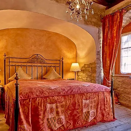 Historik Gotisches Haus Garni