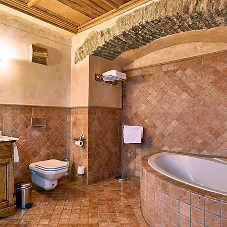 Historik Gotisches Haus Garni 4*