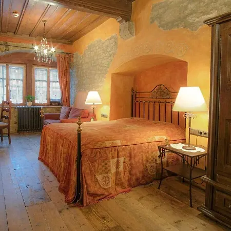 Historik Gotisches Haus Garni 4*
